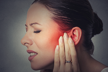 5b33ff21775e2101241e98b1_tinnitus-ringing-ear-pain Tinnitus reduce ringing in ears